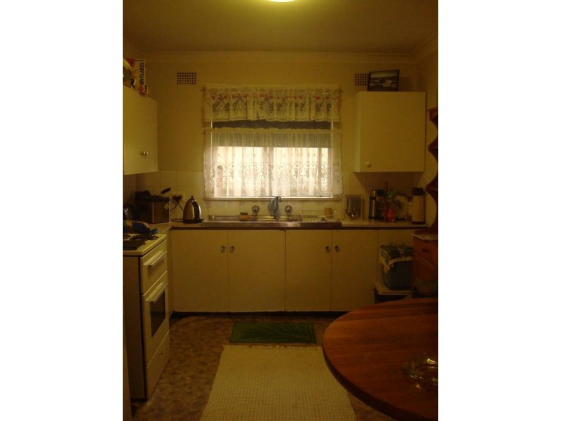 1/58 Robertson Street, Coniston NSW 2500