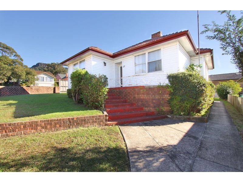 27 The Avenue, Corrimal NSW 2518