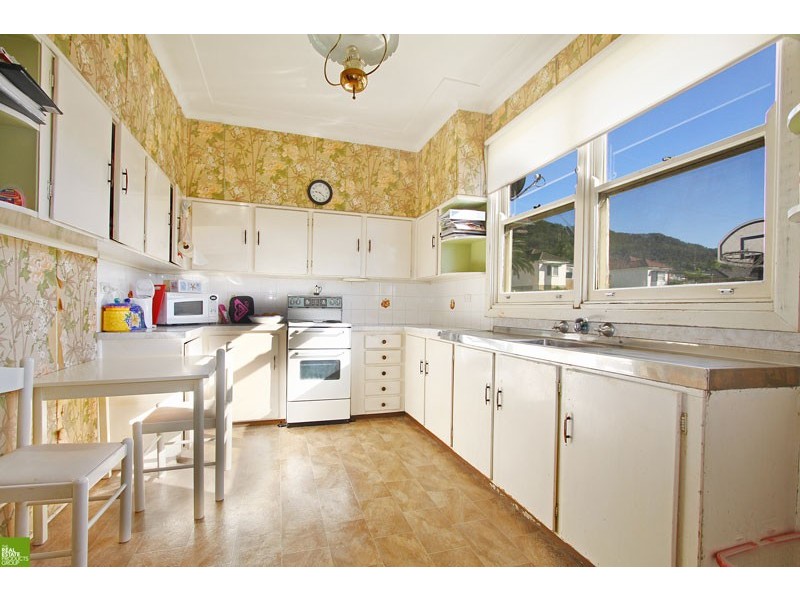 27 The Avenue, Corrimal NSW 2518
