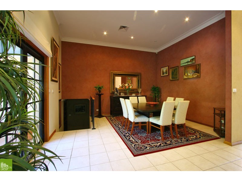 15 Barwon Place, Albion Park NSW 2527