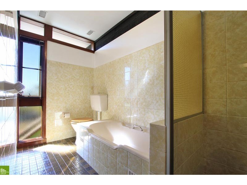 11 Kerrawah Avenue, Figtree NSW 2525