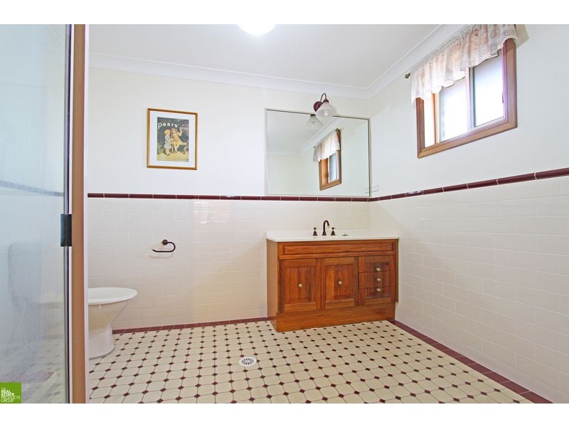 5 Clarence Court, Berkeley NSW 2506