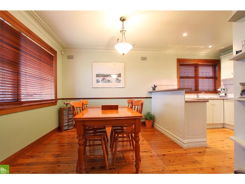 35 Yates Ave, Mount Keira NSW 2500