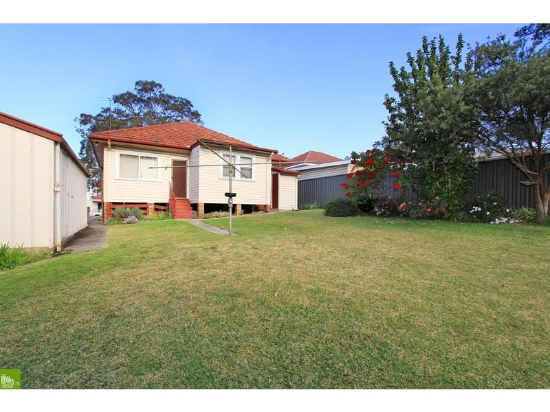 30 Bridge Street, Coniston NSW 2500