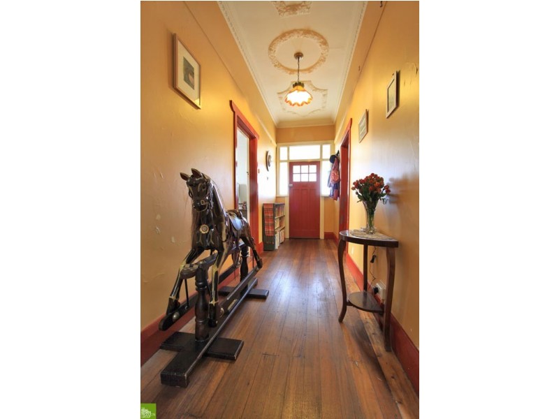 8 Parkinson Street, Wollongong NSW 2500