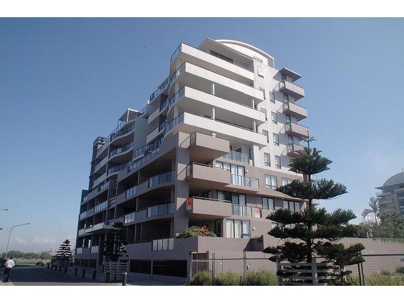 42/4 Bank Street, Wollongong NSW 2500