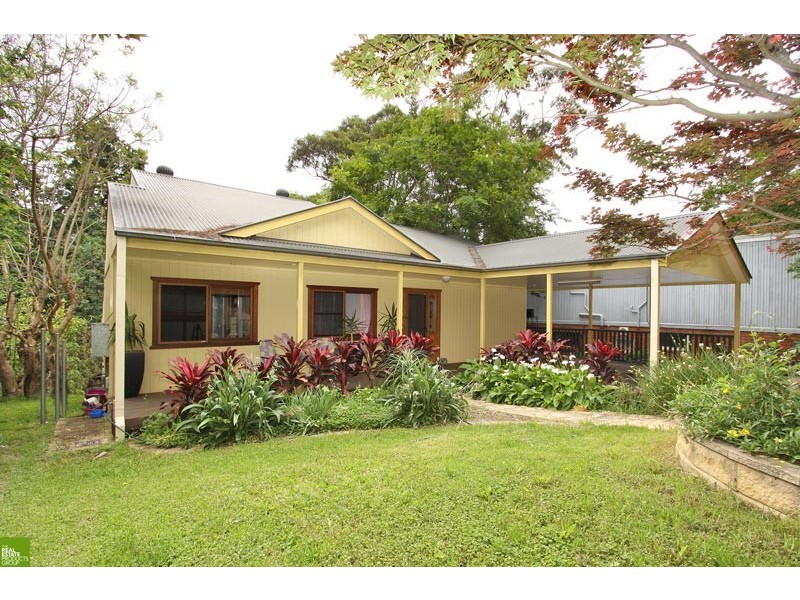 62 Woodlawn Ave, Mangerton NSW 2500