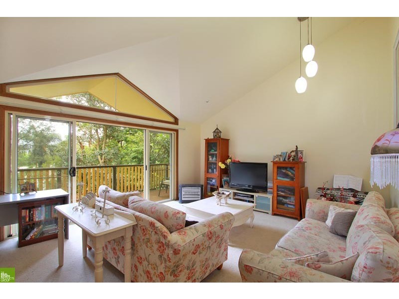 62 Woodlawn Ave, Mangerton NSW 2500
