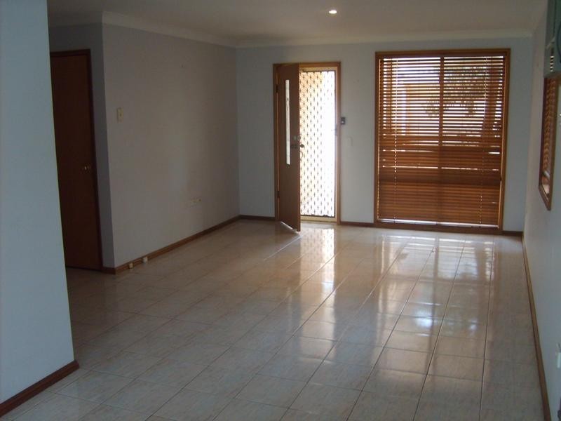 6/12 Lake Parade, Corrimal East NSW 2518