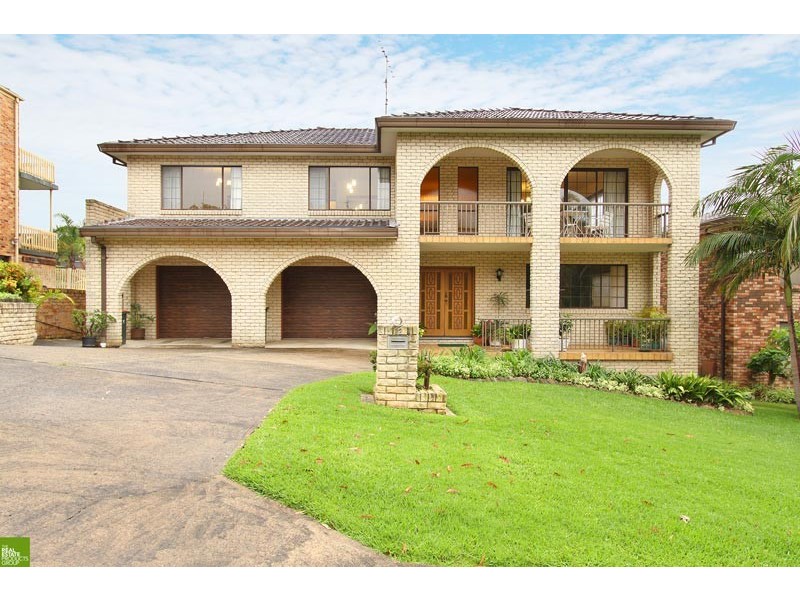 12 Highcrest Ave, Balgownie NSW 2519