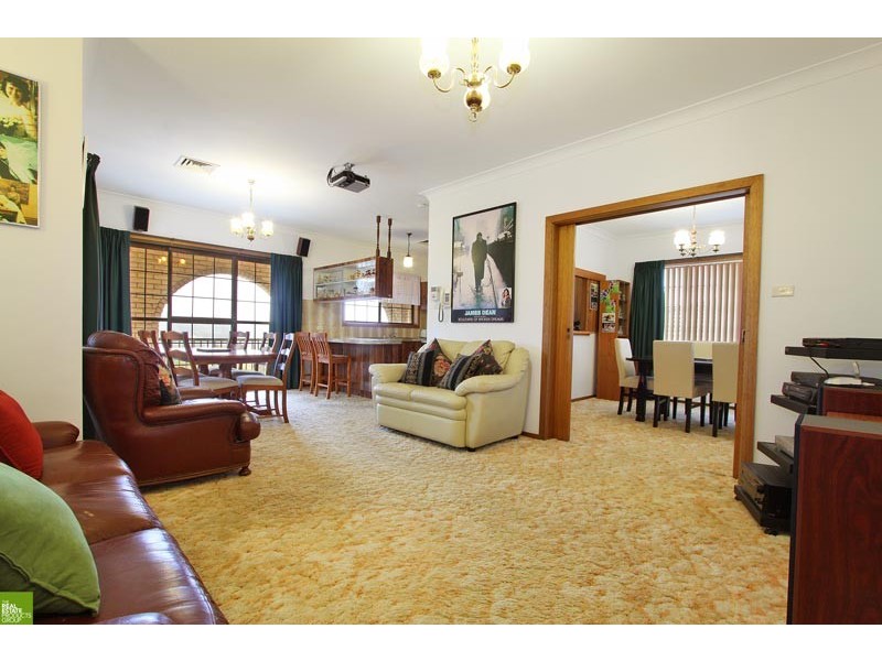 12 Highcrest Ave, Balgownie NSW 2519