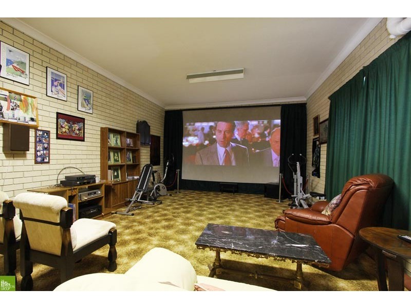 12 Highcrest Ave, Balgownie NSW 2519