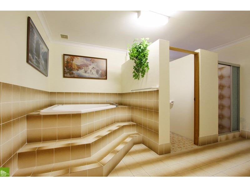 12 Highcrest Ave, Balgownie NSW 2519