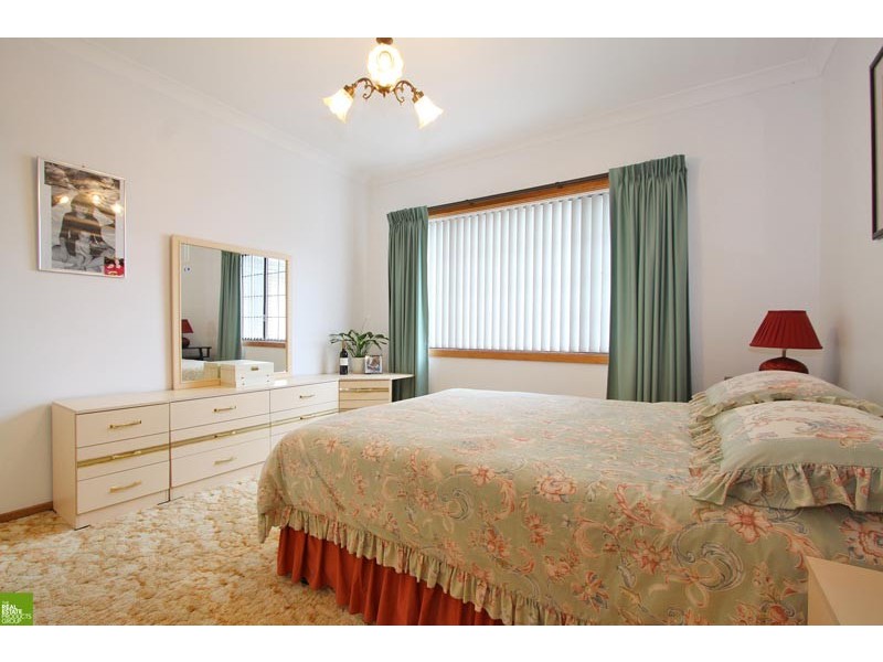 12 Highcrest Ave, Balgownie NSW 2519