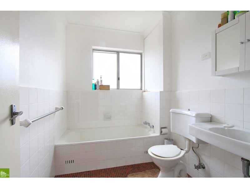 12/70 Cliff Road, Wollongong NSW 2500