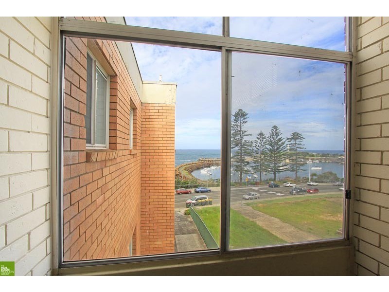 12/70 Cliff Road, Wollongong NSW 2500