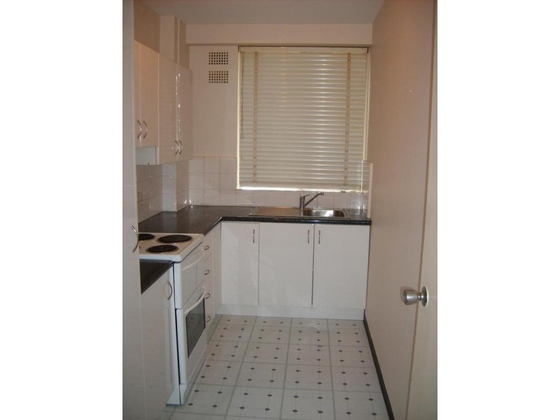 10/142 Gladstone Avenue, Coniston NSW 2500