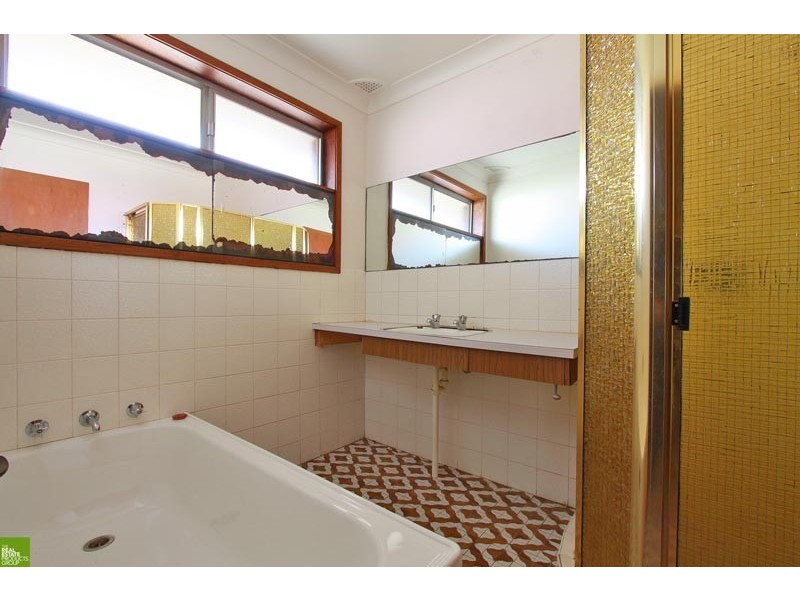 6 Dick Street, Corrimal NSW 2518