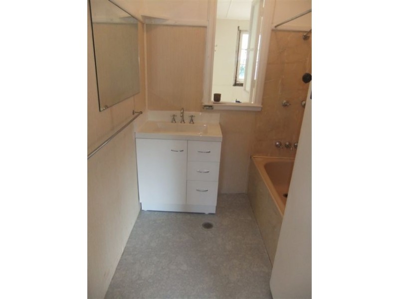 24 Dalton Street, Towradgi NSW 2518