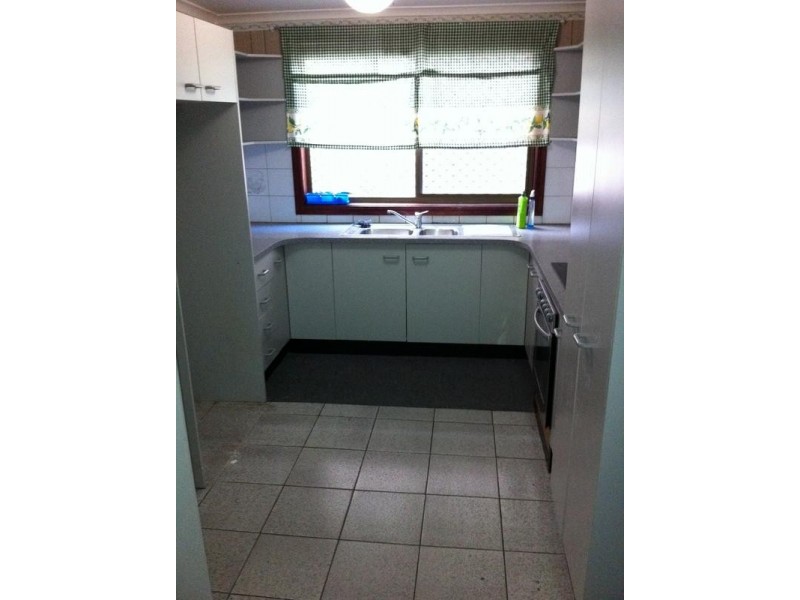 2/86 First Avenue, Warrawong NSW 2502