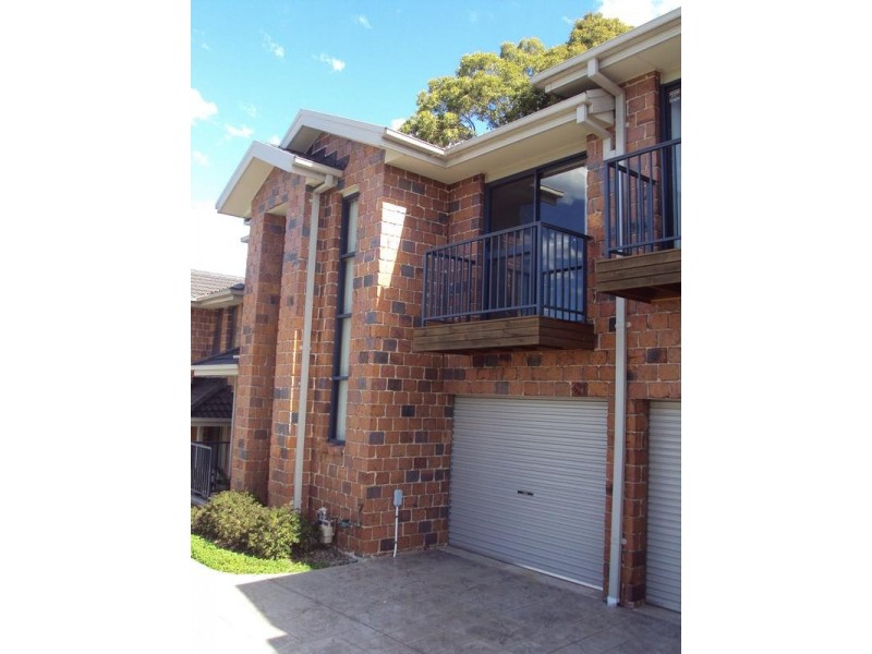 8/17 Robertson Street, Coniston NSW 2500