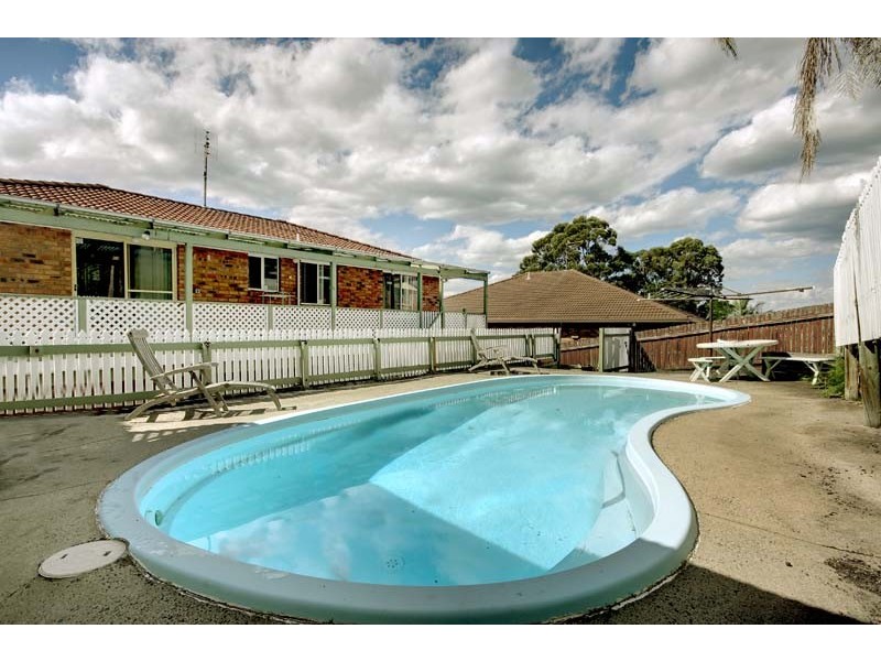 19 Paltara Place, Cordeaux Heights NSW 2526