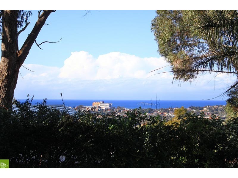 210 Mount Keira Road, Mount Keira NSW 2500