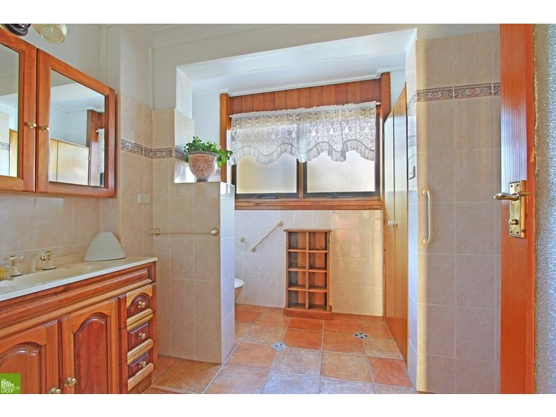 3 Yuill Ave, Corrimal NSW 2518