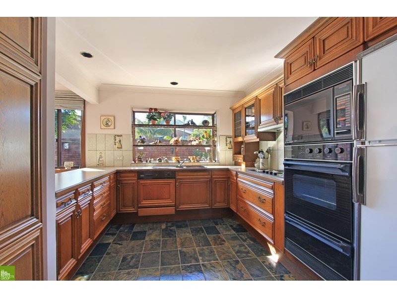 28 Oleander Ave, Figtree NSW 2525