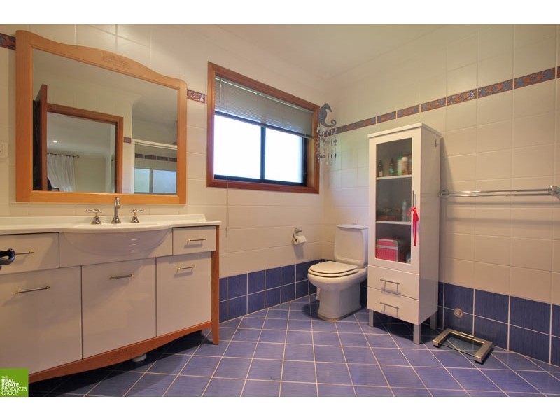 15 Barwon Place, Albion Park NSW 2527