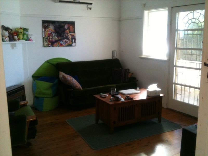 12 Myrtle Street, Coniston NSW 2500