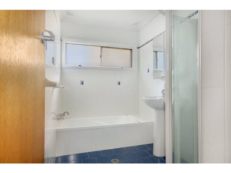 65 Lakelands Dr, Dapto NSW 2530