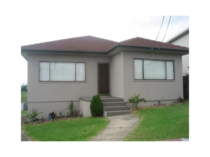 6 Lake Heights Road, Lake Heights NSW 2502