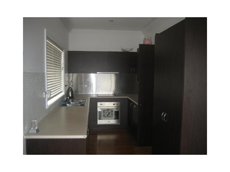 6 Lake Heights Road, Lake Heights NSW 2502