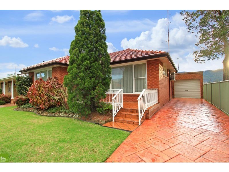 4 Cambridge Ave, Fairy Meadow NSW 2519