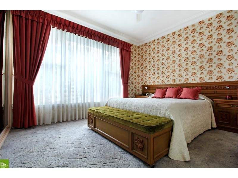 4 Cambridge Ave, Fairy Meadow NSW 2519