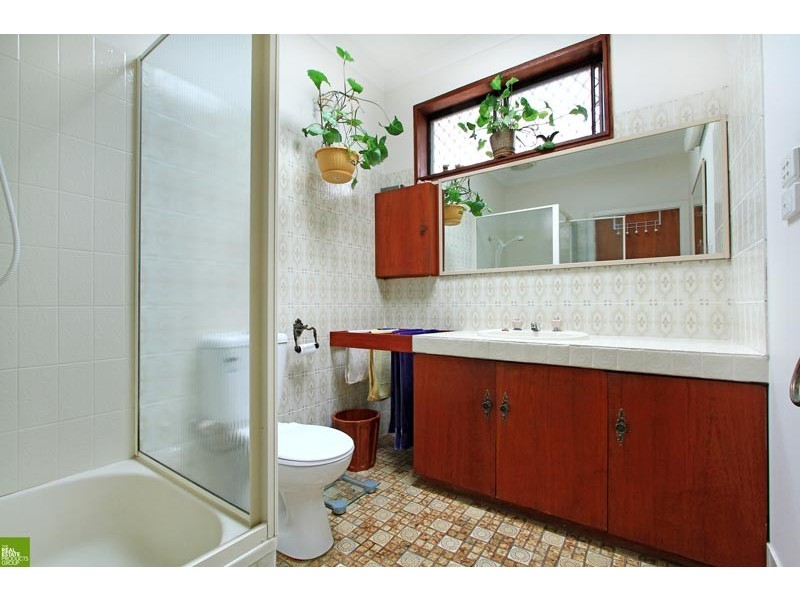 4 Cambridge Ave, Fairy Meadow NSW 2519