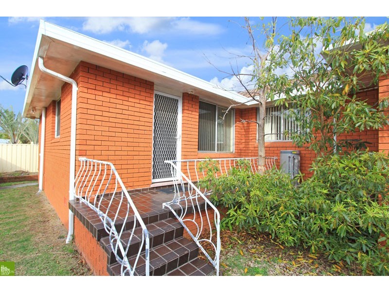 3 & 4/142 Pur Pur Ave, Lake Illawarra NSW 2528