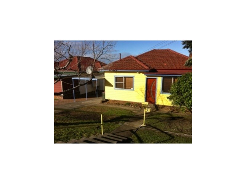 8 Donaldson Avenue, Port Kembla NSW 2505