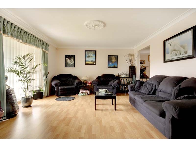 19 Paltarra Place, Cordeaux Heights NSW 2526