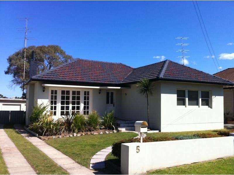 5 Balgownie Road, Fairy Meadow NSW 2519