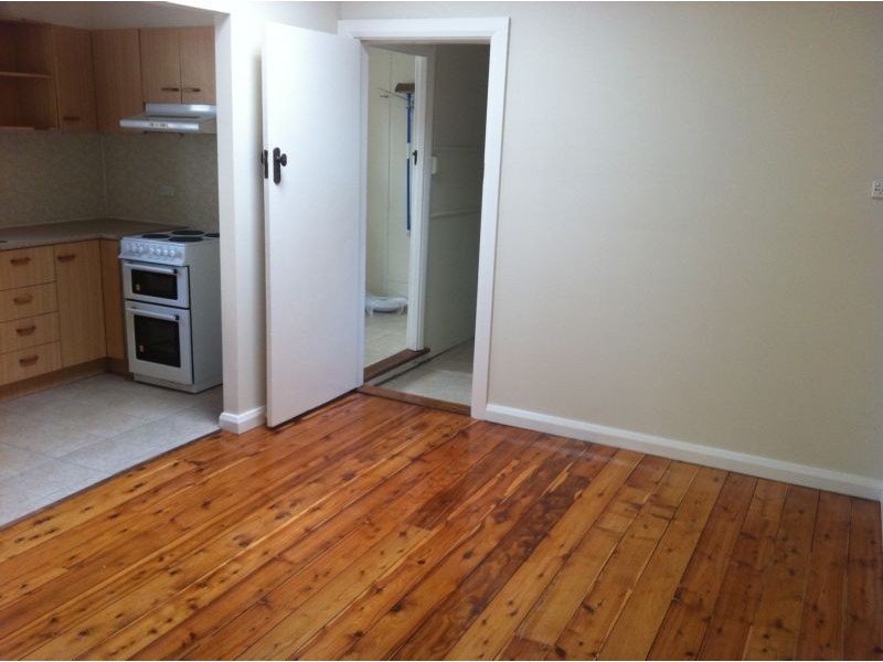 18 Graham Avenue, Gwynneville NSW 2500