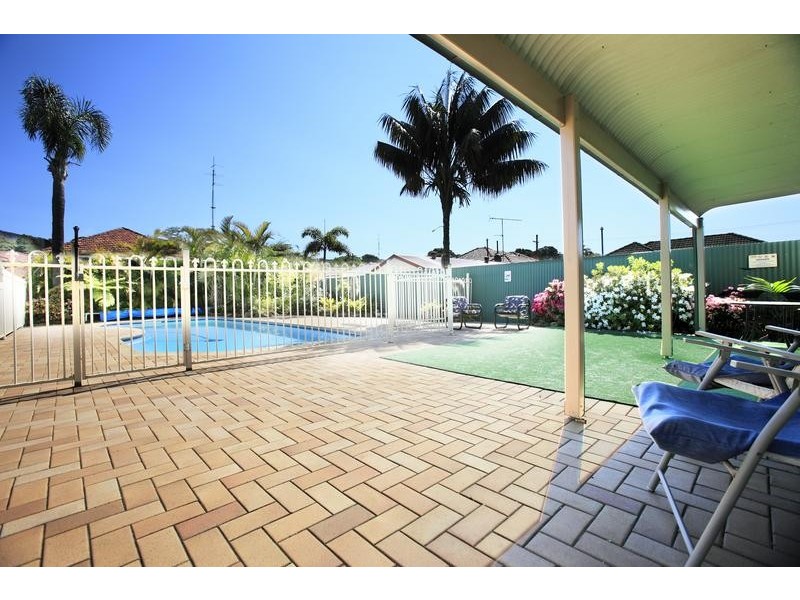 1 & 1a David Cres, Fairy Meadow NSW 2519