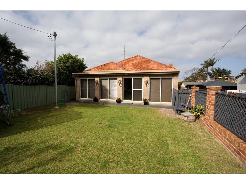 1 & 1a David Cres, Fairy Meadow NSW 2519