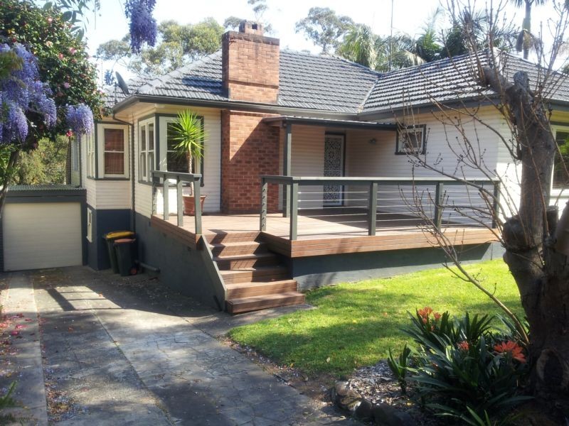 18 Taronga Avenue, Mangerton NSW 2500