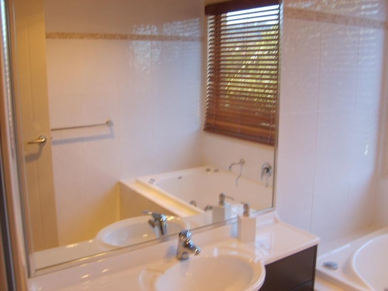 1 Westmacott Parade, Bulli NSW 2516