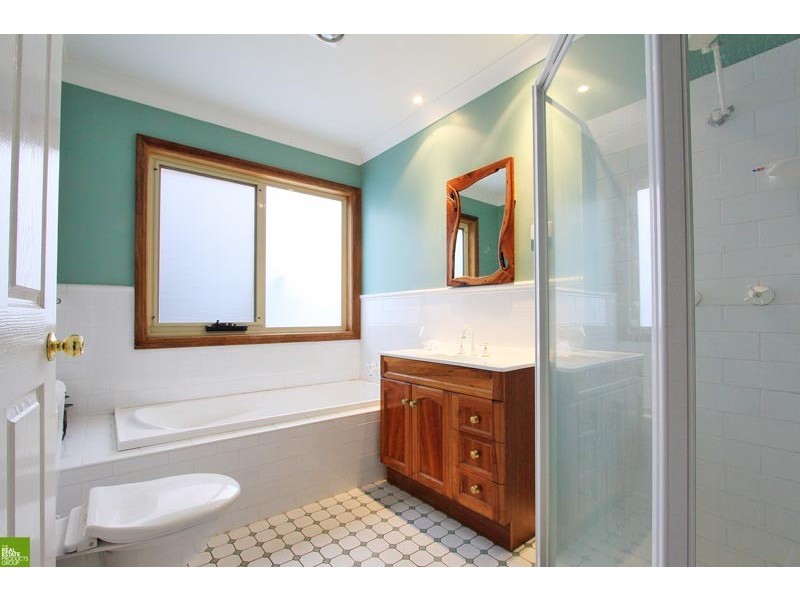 62 Woodlawn Avenue, Mangerton NSW 2500