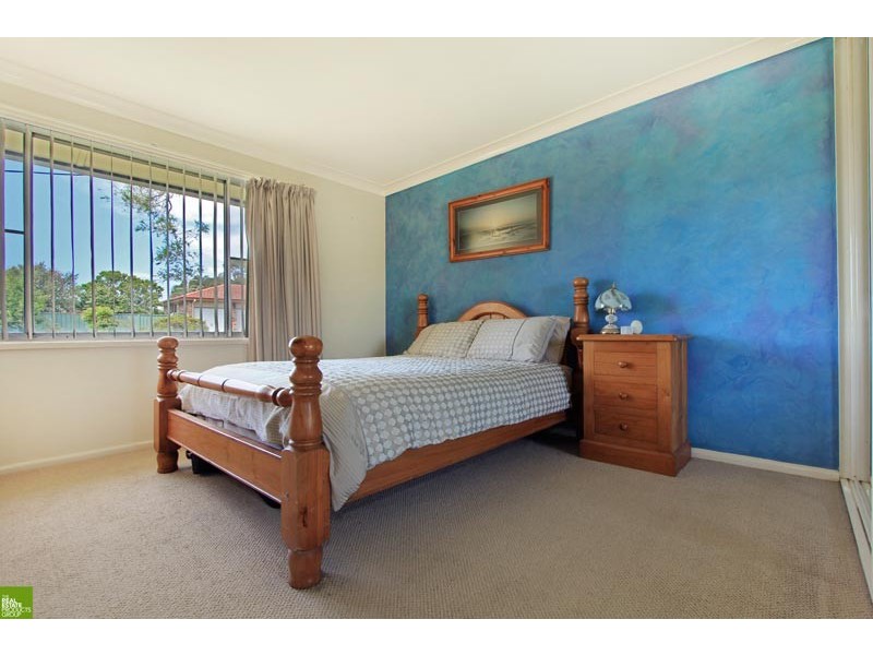 2 Doris Avenue, Woonona NSW 2517