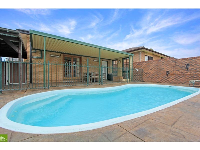 2 Doris Avenue, Woonona NSW 2517