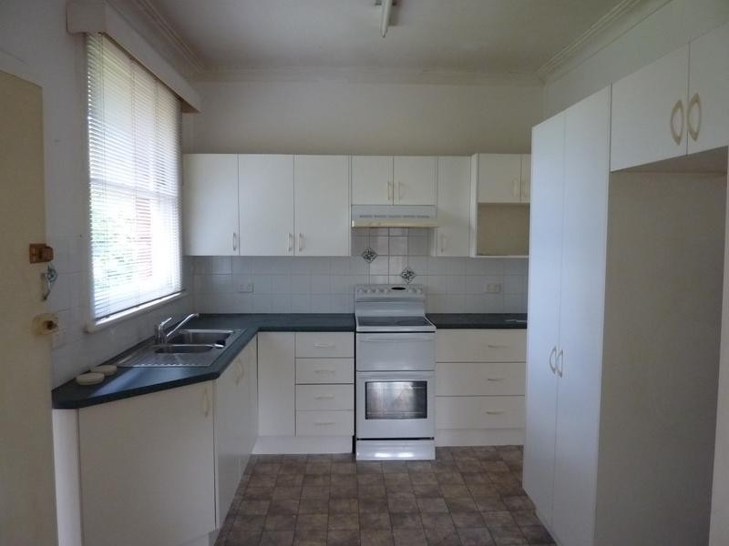 102 Dumfries Avenue, Mount Ousley NSW 2519